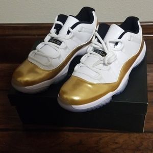 Air Jordan 11 lows (Golden Ceremonies)